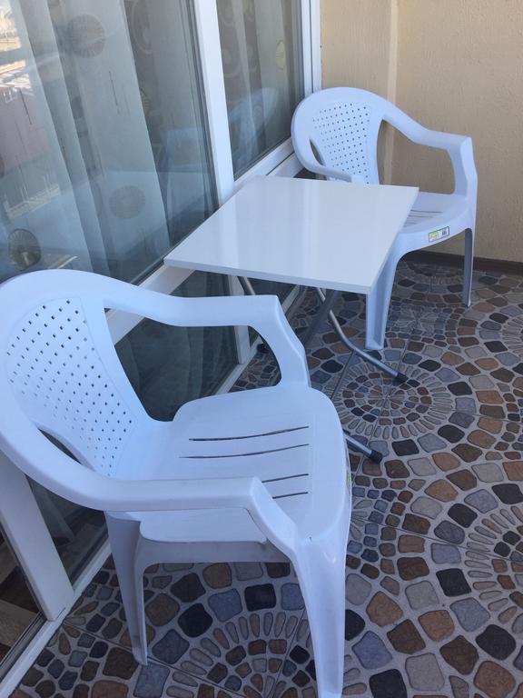 Apartment Pshavela 16 バトゥーミ エクステリア 写真